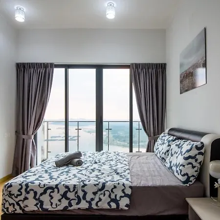 Chic 3Br In Danga Bay With Water Views & Parking Apartment Johor Bahru Exterior photo