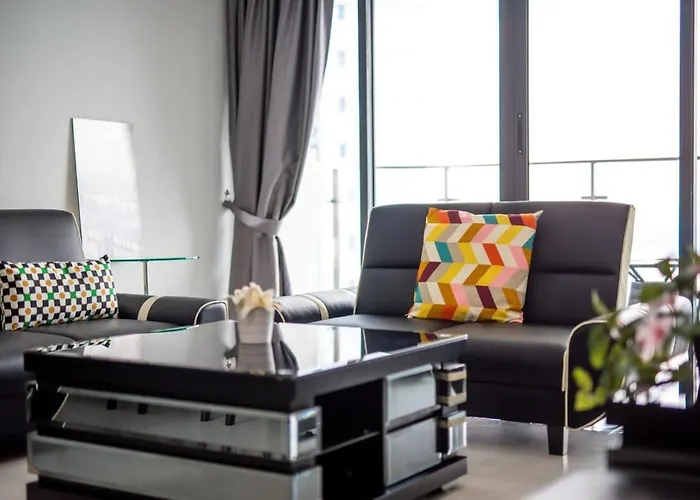Chic 3Br In Danga Bay With Water Views & Parking