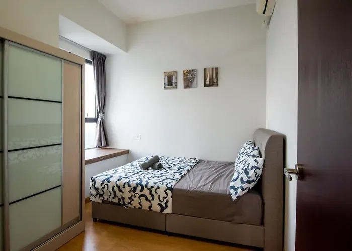 Chic 3Br In Danga Bay With Water Views & Parking