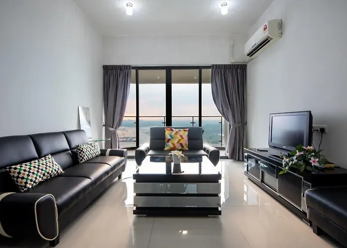 Chic 3Br In Danga Bay With Water Views & Parking