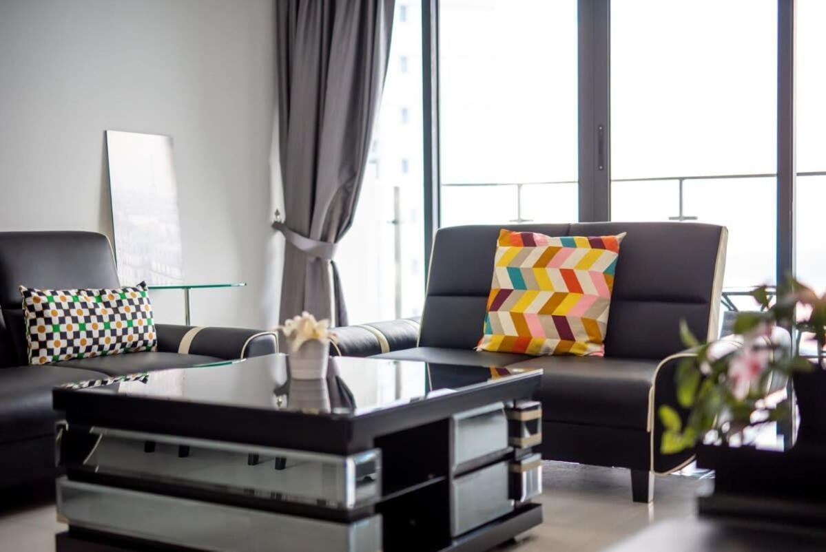 Apartment Chic 3br In Danga Bay With Water Views & Parking *