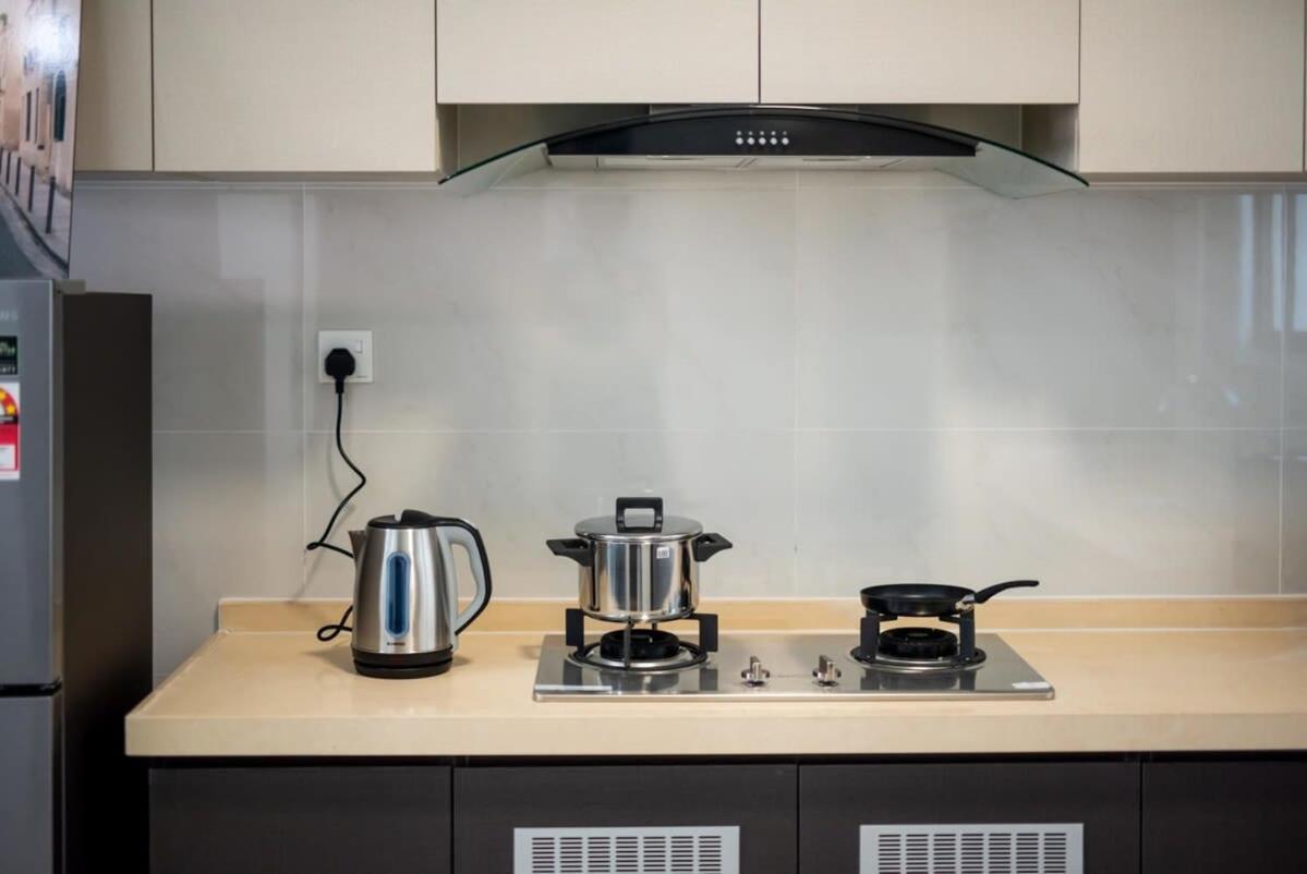 Chic 3br In Danga Bay With Water Views & Parking Apartment Johor Bahru